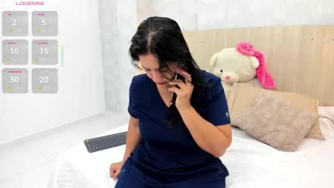 Mia Aristizabal online show from 25, 11, 2025