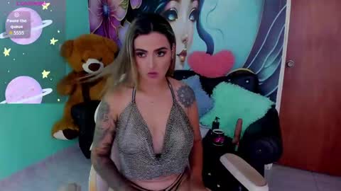 Snapshot of mia_bigtits_17 chatting on 9, 5, 2026 Mia online show from 9, 5, 2026