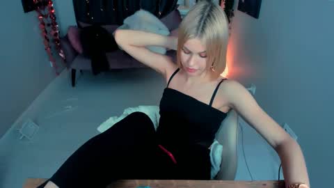 Mia online show from 4, 2, 2025