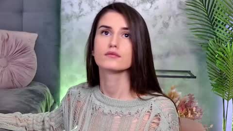 Freya Allen online show from 17, 2, 2025