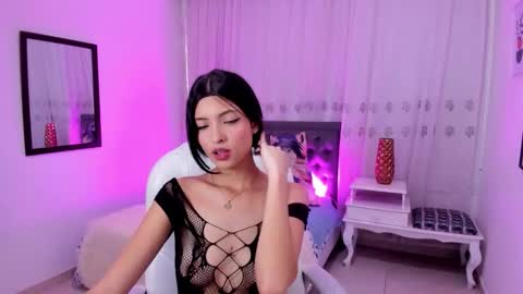 Mia online show from 7, 1, 2026