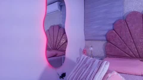 Snapshot of mia_collenss chatting on 25, 6, 2026 Mia online show from 25, 6, 2026