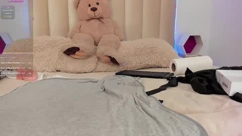 mia_corner online show from 15, 1, 2026