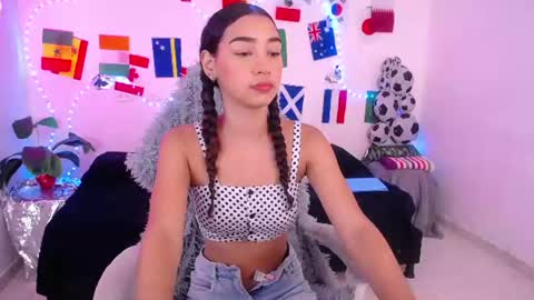 Snapshot of mia_cute_girl chatting on 29, 6, 2026 mia_cute_girl online show from 29, 6, 2026