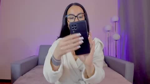 Sarah Luna online show from 11, 4, 2026