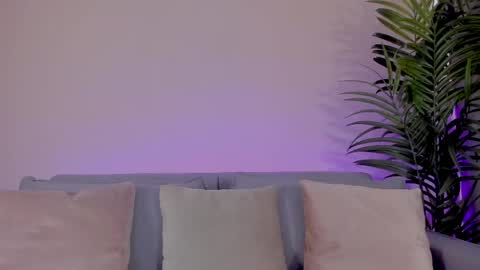 Sarah Luna online show from 25, 5, 2026