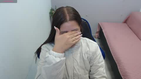 Mia online show from 9, 9, 2025