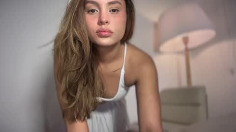 mia_ferrer777 online show from 22, 5, 2026