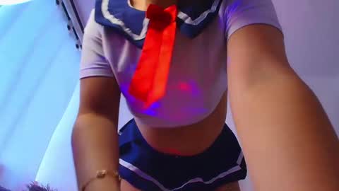 Mia flames online show from 13, 11, 2025