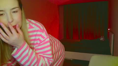 Snapshot of mia_fleur_ chatting on 1, 3, 2025 Mia online show from 1, 3, 2025