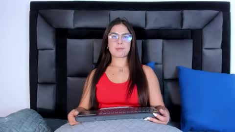 mia fox online show from 18, 9, 2025