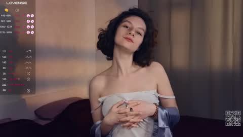 Mia  online show from 9, 3, 2025