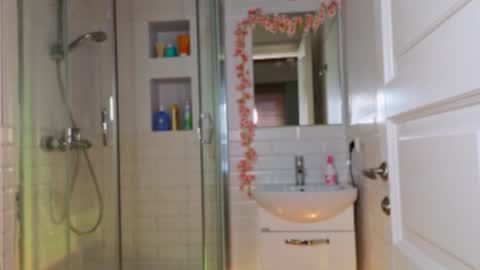 Mia online show from 19, 2, 2025