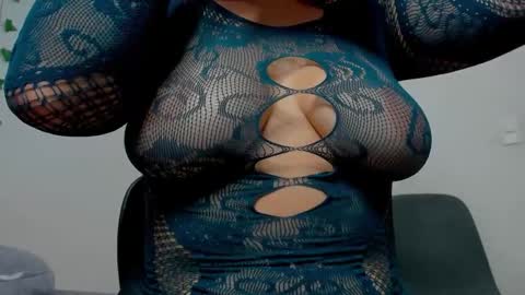 Snapshot of mia_garcia2 chatting on 15, 11, 2025 MIA online show from 15, 11, 2025