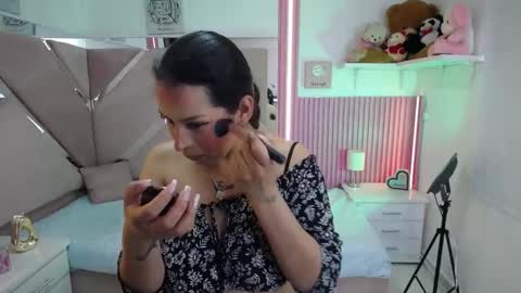 mia_garcia28 online show from 24, 11, 2025