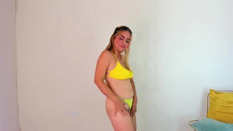 Snapshot of mia_hansper chatting on 14, 1, 2025 Mia online show from 14, 1, 2025