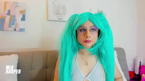 Mia online show from 7, 6, 2026