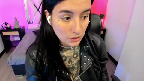 Snapshot of mia_jagger chatting on 10, 7, 2026 Val online show from 10, 7, 2026