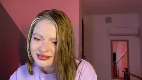 Snapshot of mia_kamp chatting on 8, 9, 2025 Mia online show from 8, 9, 2025