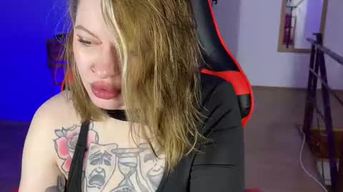 Snapshot of mia_kamp chatting on 4, 10, 2025 Mia online show from 4, 10, 2025
