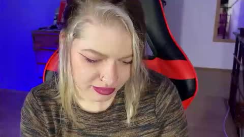 Snapshot of mia_kamp chatting on 14, 10, 2025 Mia online show from 14, 10, 2025