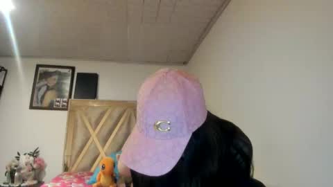 mia kaneee online show from 28, 11, 2025