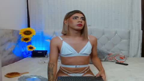 Snapshot of mia_khatalina chatting on 12, 7, 2026 Mia online show from 12, 7, 2026