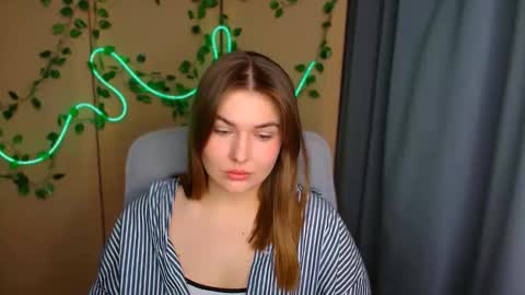 mia_lemm online show from 8, 4, 2026