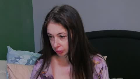 mia_lovi online show from 6, 1, 2025