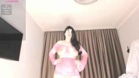 Snapshot of mia_lui chatting on 28, 5, 2026 Mia 3 online show from 28, 5, 2026