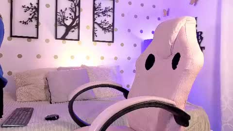 Snapshot of mia_luna0 chatting on 10, 7, 2026 Mia online show from 10, 7, 2026