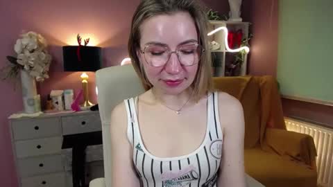 Snapshot of mia_luxx92 chatting on 23, 12, 2024 Mia online show from 23, 12, 2024