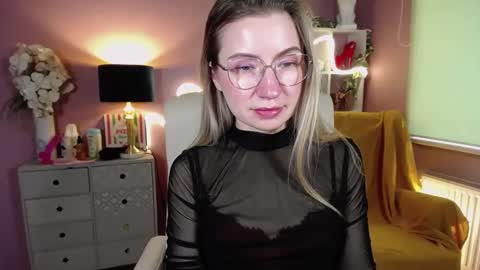 Snapshot of mia_luxx92 chatting on 8, 2, 2025 Mia online show from 8, 2, 2025