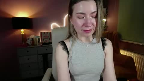 Snapshot of mia_luxx92 chatting on 2, 3, 2025 Mia online show from 2, 3, 2025