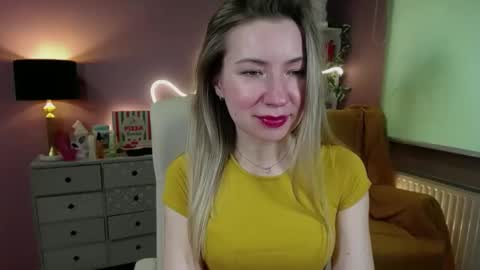 Snapshot of mia_luxx92 chatting on 9, 3, 2025 Mia online show from 9, 3, 2025