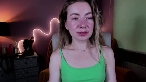 Snapshot of mia_luxx92 chatting on 18, 9, 2025 Mia online show from 18, 9, 2025