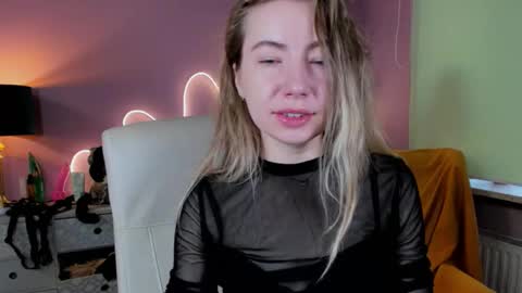 Snapshot of mia_luxx92 chatting on 26, 9, 2025 Mia online show from 26, 9, 2025