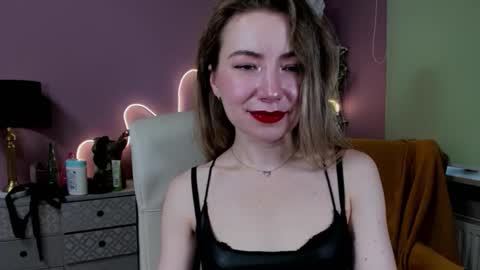 Snapshot of mia_luxx92 chatting on 9, 10, 2025 Mia online show from 9, 10, 2025