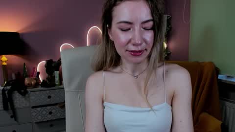 Snapshot of mia_luxx92 chatting on 10, 10, 2025 Mia online show from 10, 10, 2025