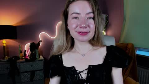 Snapshot of mia_luxx92 chatting on 19, 10, 2025 Mia online show from 19, 10, 2025