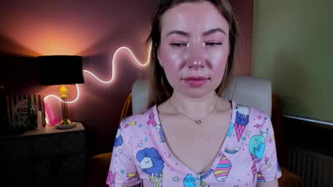 Snapshot of mia_luxx92 chatting on 15, 11, 2025 Mia online show from 15, 11, 2025