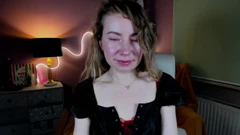 Snapshot of mia_luxx92 chatting on 30, 11, 2025 Mia online show from 30, 11, 2025