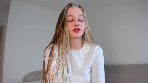 Mia here Appreciate your support online show from 4, 11, 2025