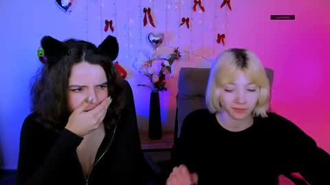 Snapshot of mia_mooon_ chatting on 18, 4, 2026 mia_mooon_ online show from 18, 4, 2026