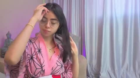 Mia online show from 7, 6, 2026