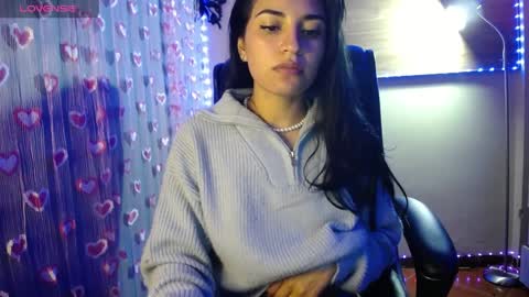Snapshot of mia_petitebaby chatting on 3, 2, 2025 Ma online show from 3, 2, 2025