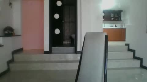 Mia  online show from 15, 12, 2024