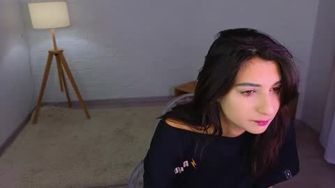 Mia online show from 17, 12, 2025