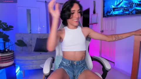 Snapshot of mia_ravenn chatting on 6, 11, 2025 Mia online show from 6, 11, 2025