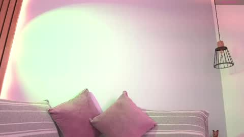 Mia Reeves online show from 18, 3, 2026